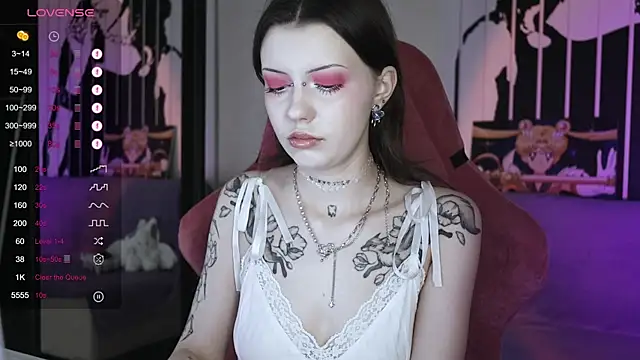 Snapshot of prettybones chatting on January 2025 11:09:02 AM prettybones online show from January 2025 11:09:02 AM