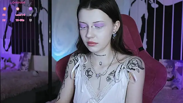 Snapshot of prettybones chatting on February 2025 01:17:02 PM prettybones online show from February 2025 01:17:02 PM