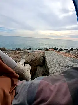 Snapshot of SexyErola27 chatting on January 2025 11:33:01 AM SexyErola27 online show from January 2025 11:33:01 AM