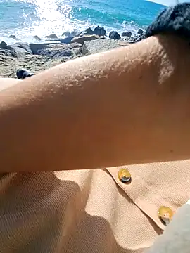 Snapshot of SexyErola27 chatting on January 2025 09:57:02 AM SexyErola27 online show from January 2025 09:57:02 AM