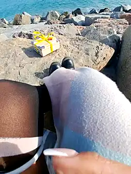 Snapshot of SexyErola27 chatting on February 2025 10:25:02 AM SexyErola27 online show from February 2025 10:25:02 AM