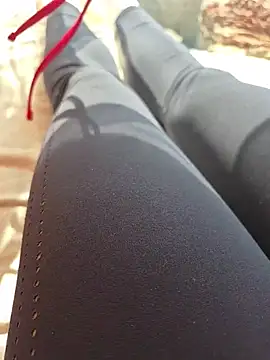 Snapshot of SexyErola27 chatting on October 2025 10:35:02 AM SexyErola27 online show from October 2025 10:35:02 AM