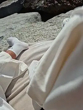 Snapshot of SexyErola27 chatting on October 2025 09:52:01 AM SexyErola27 online show from October 2025 09:52:01 AM