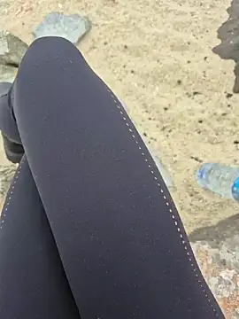 Snapshot of SexyErola27 chatting on November 2025 10:49:02 AM SexyErola27 online show from November 2025 10:49:02 AM