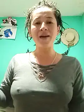 emilypoppy3 online show from December 2024 07:06:01 PM