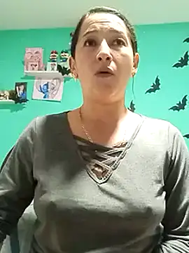 emilypoppy3 online show from December 2024 01:59:01 AM