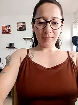 emilypoppy3 online show from February 2026 08:29:02 PM