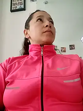 emilypoppy3 online show from April 2026 09:54:01 PM