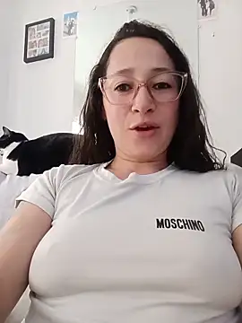 emilypoppy3 online show from May 2026 08:27:01 PM