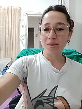 emilypoppy3 online show from June 2026 12:43:01 PM
