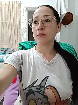 emilypoppy3 online show from June 2026 09:04:01 PM