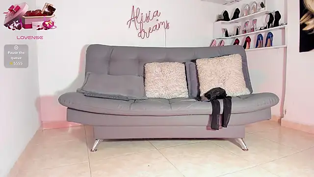 alisiadreams22 online show from May 2026 07:32:02 PM