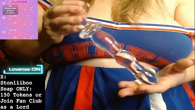 Snapshot of Stoniiiboo chatting on December 2025 01:38:02 PM Stoniiiboo online show from December 2025 01:38:02 PM