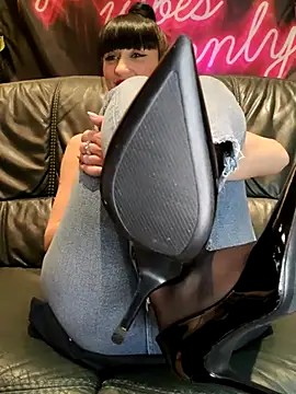 Snapshot of Melody87 chatting on February 2025 09:37:02 PM Melody87 online show from February 2025 09:37:02 PM