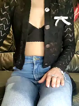 Snapshot of Melody87 chatting on February 2025 06:58:01 PM Melody87 online show from February 2025 06:58:01 PM