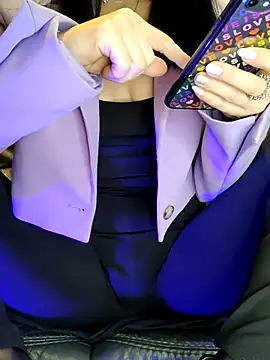 Snapshot of Melody87 chatting on February 2025 08:58:02 PM Melody87 online show from February 2025 08:58:02 PM