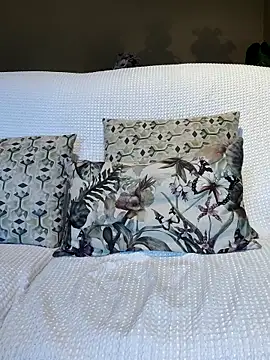 Snapshot of Melody87 chatting on October 2025 02:04:01 PM Melody87 online show from October 2025 02:04:01 PM