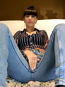 Snapshot of Melody87 chatting on October 2025 07:29:02 PM Melody87 online show from October 2025 07:29:02 PM