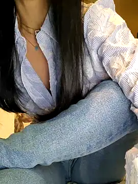 Snapshot of Melody87 chatting on November 2025 06:32:01 PM Melody87 online show from November 2025 06:32:01 PM