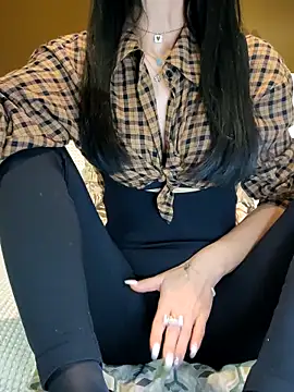 Snapshot of Melody87 chatting on November 2025 09:03:01 PM Melody87 online show from November 2025 09:03:01 PM