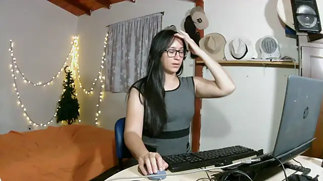 Snapshot of brittanycheeks chatting on September 2025 11:15:02 PM brittanycheeks online show from September 2025 11:15:02 PM