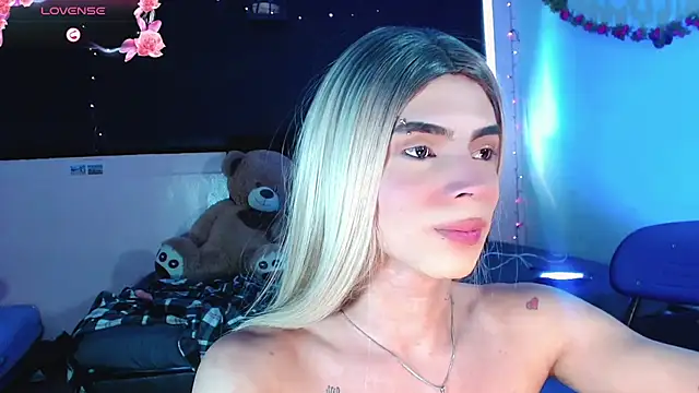 Snapshot of rosedewitt chatting on February 2025 08:11:01 PM rosedewitt online show from February 2025 08:11:01 PM