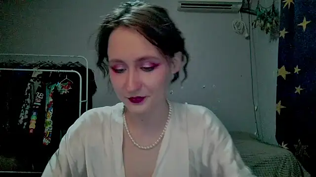 JoannaTompson online show from July 2026 11:40:01 PM