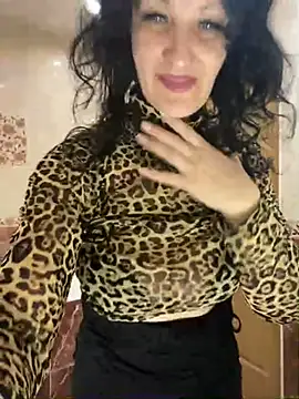 Snapshot of Katie-n chatting on March 2025 12:45:01 PM Katie-n online show from March 2025 12:45:01 PM