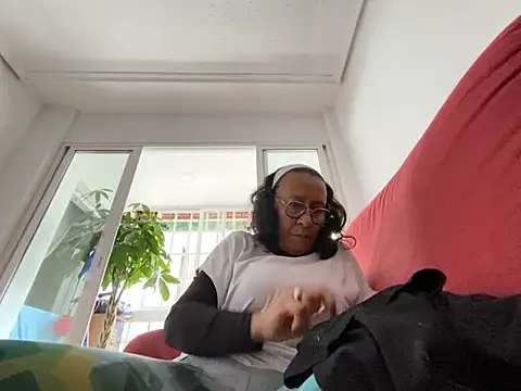 sweeviolet online show from January 2025 12:37:01 PM