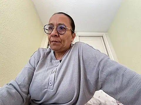 sweeviolet online show from February 2025 02:19:02 PM