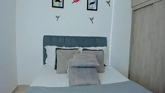 im sarah34 online show from February 2026 06:59:02 PM