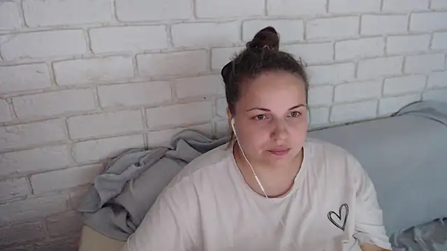 Crazyy girl  online show from October 2025 02:49:01 PM