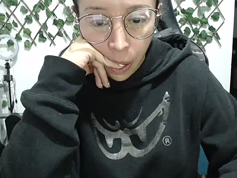 jeiana4u online show from May 2026 02:40:02 AM