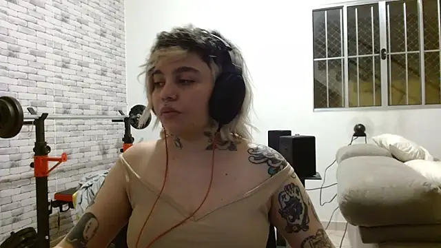 Snapshot of missangieangel chatting on February 2025 06:02:02 AM missangieangel online show from February 2025 06:02:02 AM