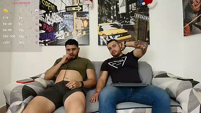 Snapshot of hott_dicks chatting on December 2024 01:39:02 PM hott dicks online show from December 2024 01:39:02 PM