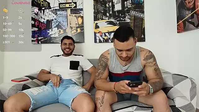 Snapshot of hott_dicks chatting on January 2025 03:26:01 AM hott dicks online show from January 2025 03:26:01 AM