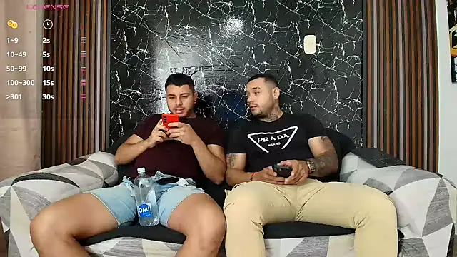 Snapshot of hott_dicks chatting on February 2025 08:52:02 PM hott dicks online show from February 2025 08:52:02 PM