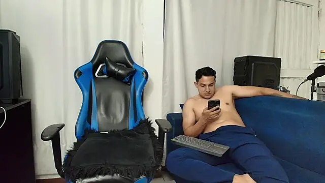 hott dicks online show from July 2026 12:50:01 AM