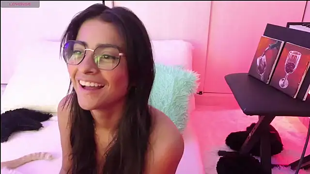 Snapshot of Yues050600 chatting on February 2025 05:14:02 AM Yues050600 online show from February 2025 05:14:02 AM