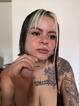 Snapshot of ivanna_rivera chatting on May 2026 02:23:01 PM ivanna rivera online show from May 2026 02:23:01 PM
