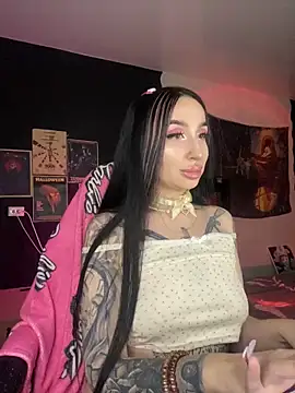 Snapshot of Molly__Moon chatting on December 2024 04:51:02 AM Molly Moon online show from December 2024 04:51:02 AM