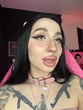 Snapshot of Molly__Moon chatting on February 2025 06:02:01 AM Molly Moon online show from February 2025 06:02:01 AM