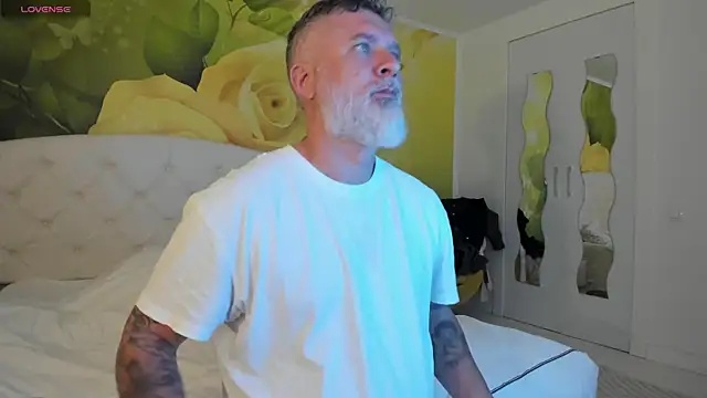 BlowMyXXL online show from March 2026 04:12:01 PM