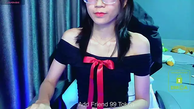 littlemiilk online show from December 2024 04:04:01 PM