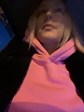 Snapshot of MerlinDave chatting on December 2024 01:40:01 AM MerlinDave online show from December 2024 01:40:01 AM