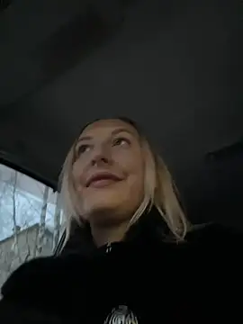 Snapshot of MerlinDave chatting on December 2024 02:30:02 AM MerlinDave online show from December 2024 02:30:02 AM