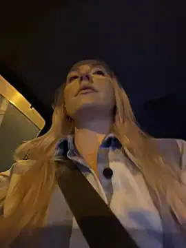 Snapshot of MerlinDave chatting on December 2024 01:26:01 AM MerlinDave online show from December 2024 01:26:01 AM