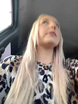 Snapshot of MerlinDave chatting on December 2024 04:01:02 AM MerlinDave online show from December 2024 04:01:02 AM