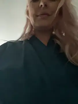 Snapshot of MerlinDave chatting on December 2024 04:15:02 AM MerlinDave online show from December 2024 04:15:02 AM