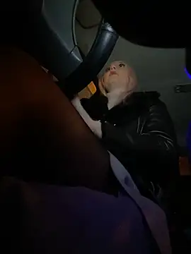 Snapshot of MerlinDave chatting on December 2024 01:34:02 AM MerlinDave online show from December 2024 01:34:02 AM